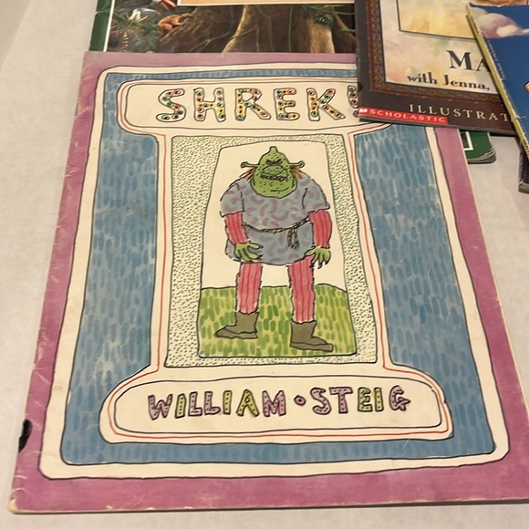 Lot of classroom books 3 - Picture 2 of 9